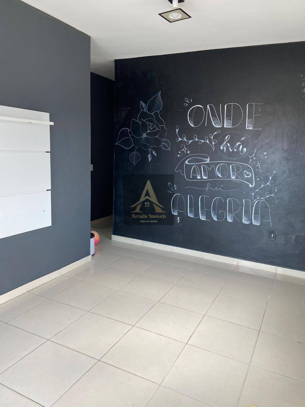 Apartamento à venda com 2 quartos, 73m² - Foto 2