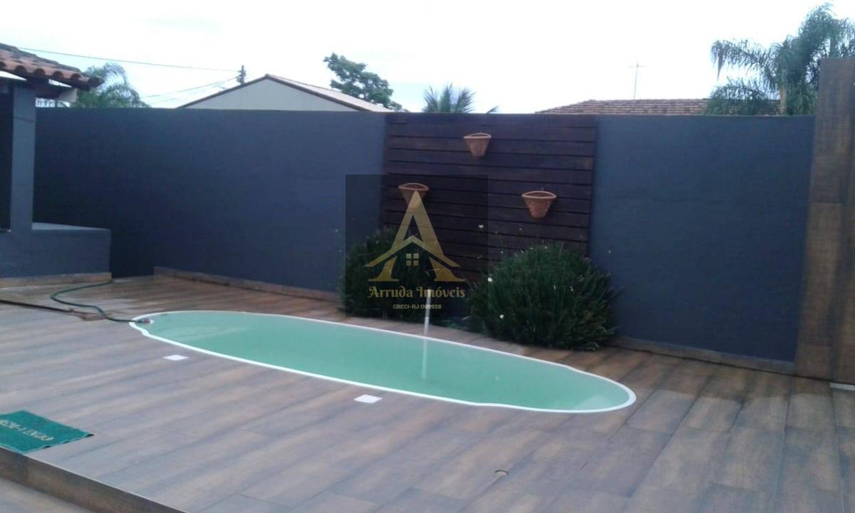 Casa à venda com 3 quartos - Foto 1