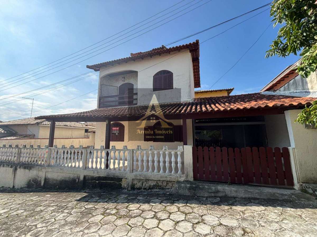 VENDO DUPLEX NO CONDOMÍNIO CISNE BRANCO EM SÃO PEDRO DA ALDEIA
